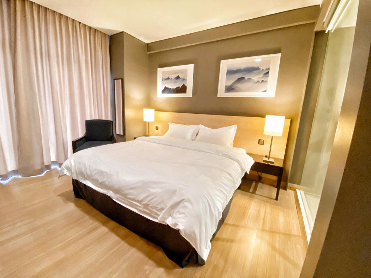 Straits Suite By C Homestay Malacca Exterior photo