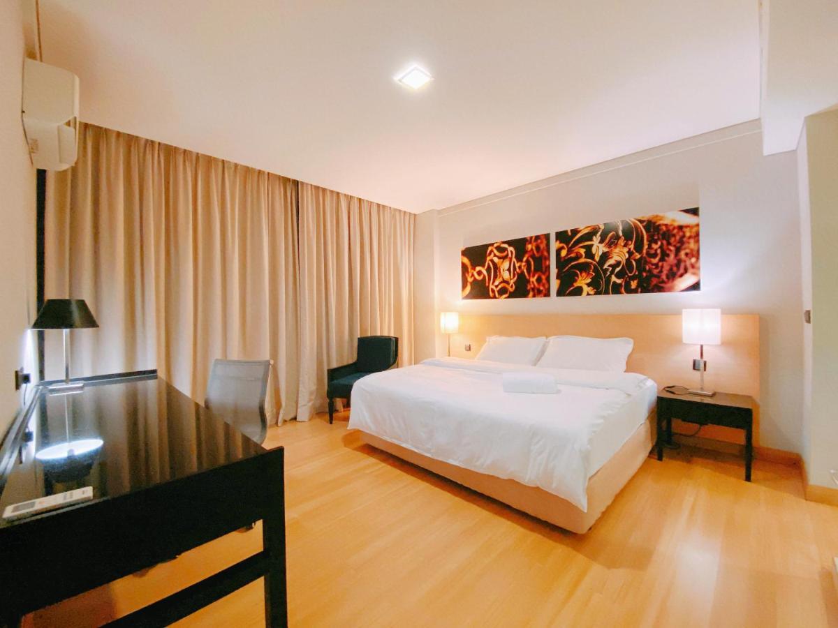 Straits Suite By C Homestay Malacca Exterior photo