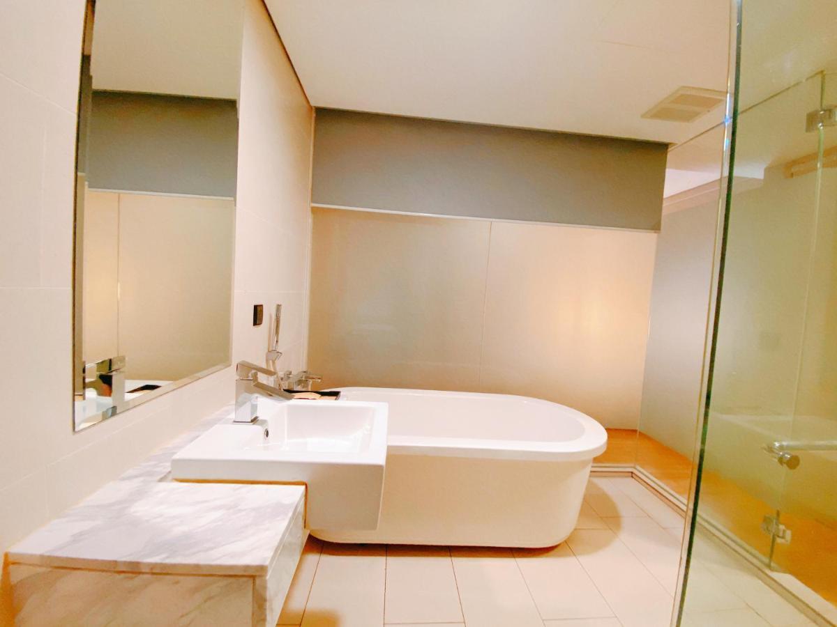 Straits Suite By C Homestay Malacca Exterior photo