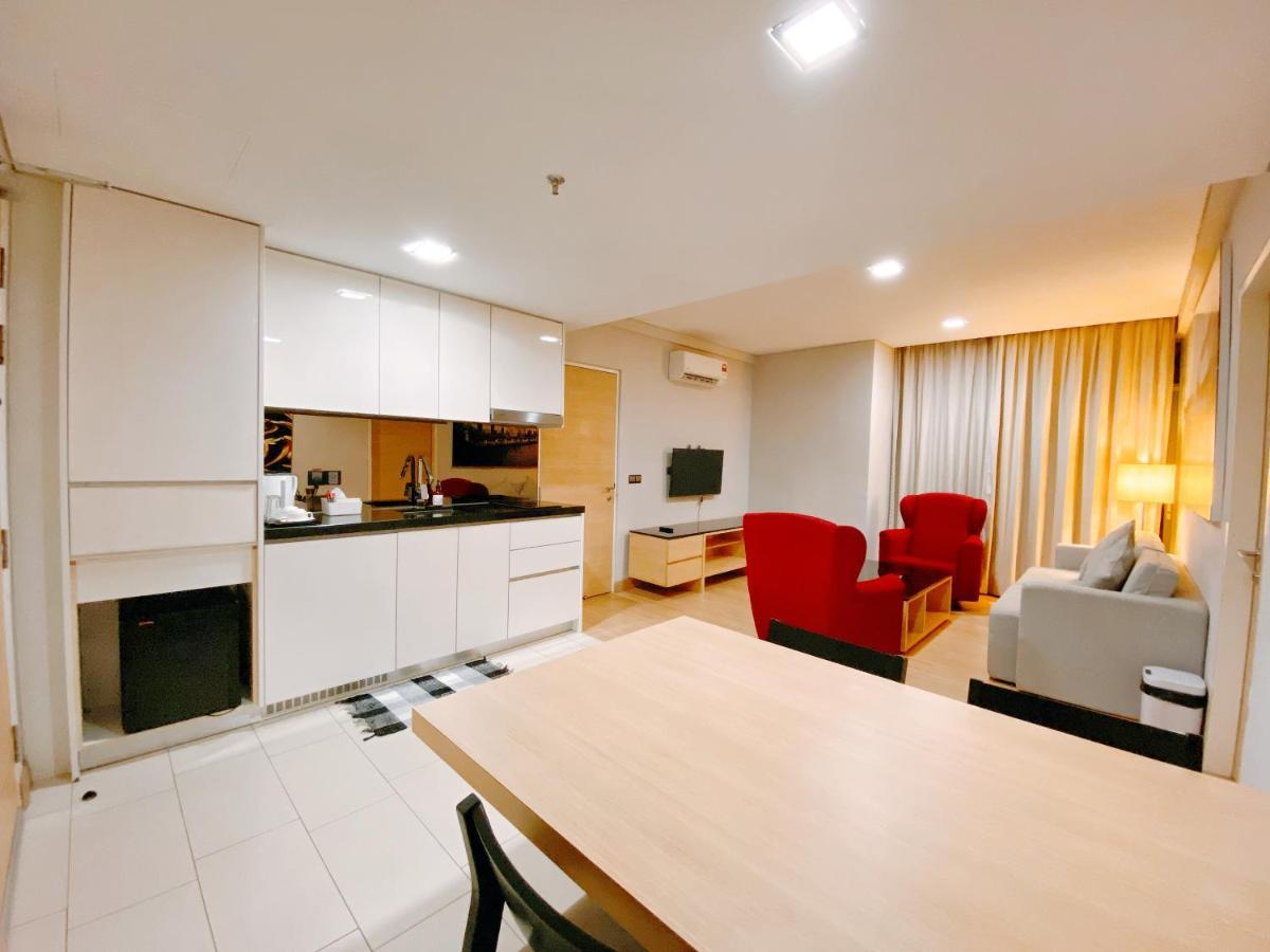 Straits Suite By C Homestay Malacca Exterior photo