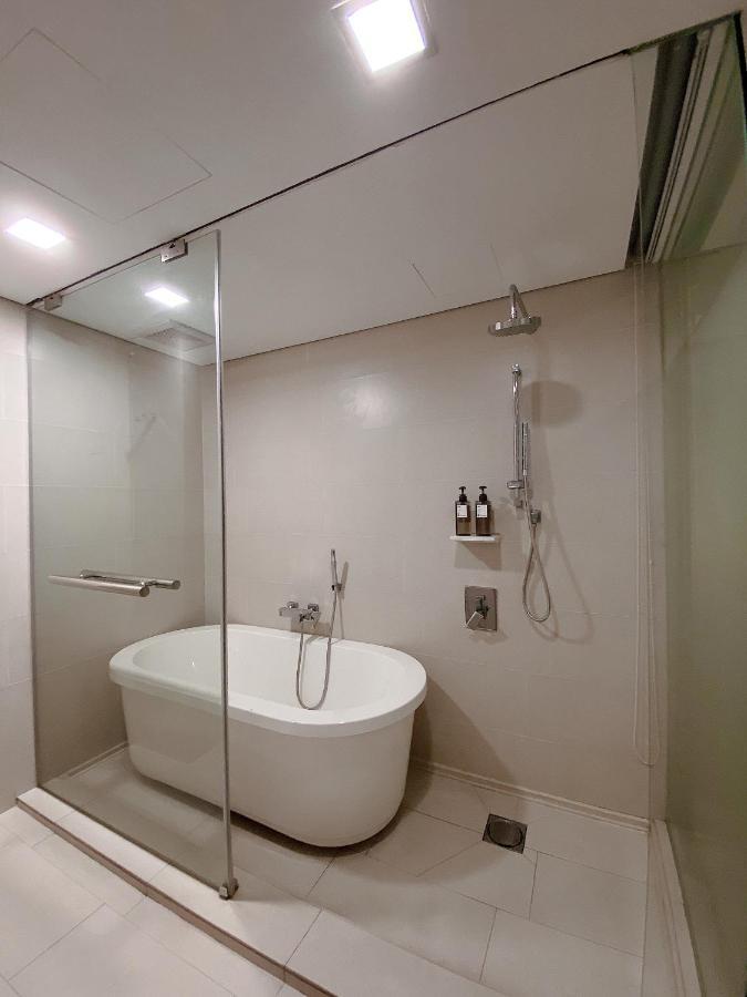 Straits Suite By C Homestay Malacca Exterior photo